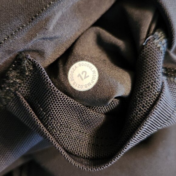 Lululemon On The Fly 7/8 Pant Woven Size 12 - Picture 16 of 16